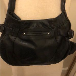 B Makowsky leather handbag with magnetic closure